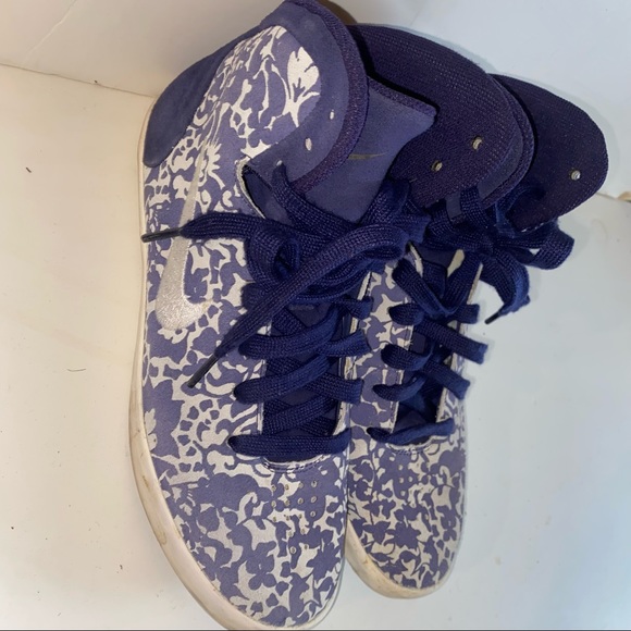 NIKE Hyperclave Lite Sneaker (Womens) - Picture 5 of 11